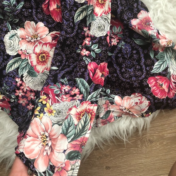 🌸HOST PICK ☀️LF purple floral wrap romper - Picture 5 of 6